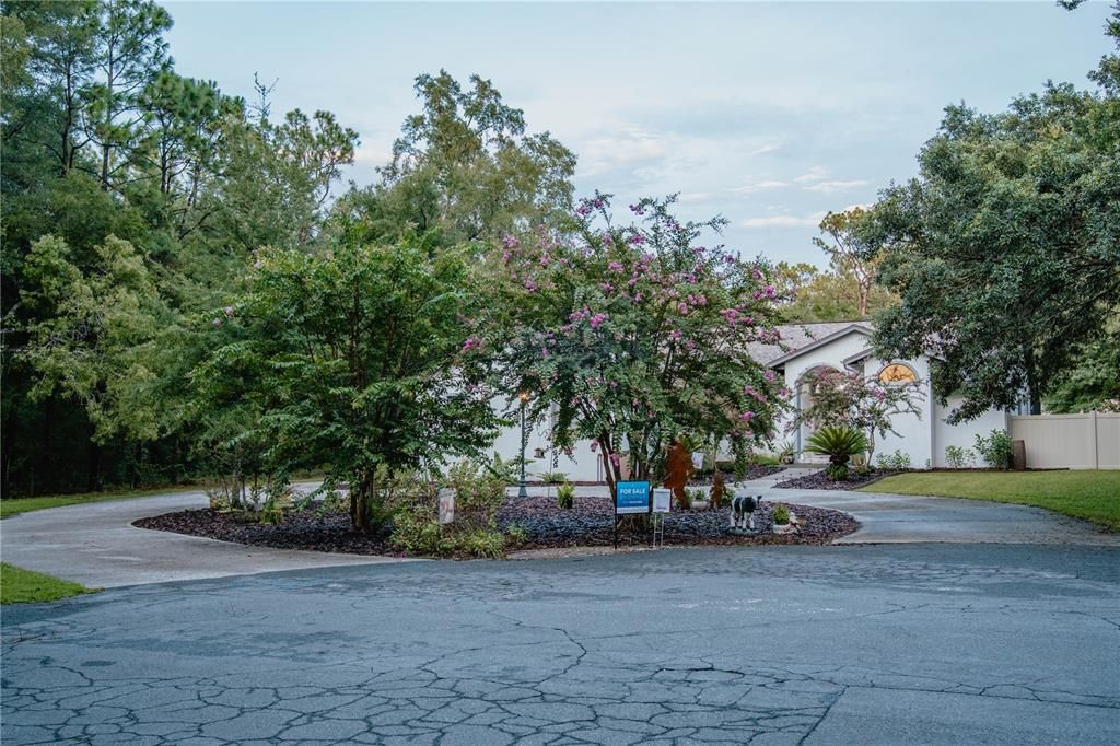 For Sale: $469,000 (3 beds, 3 baths, 1947 Square Feet)