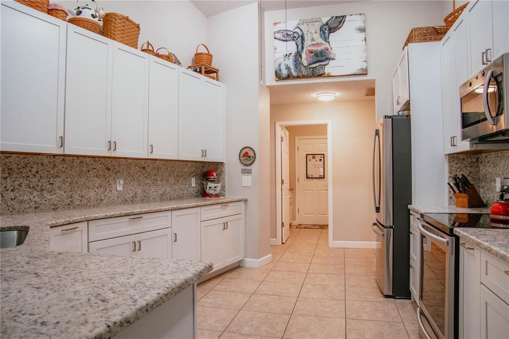 For Sale: $469,000 (3 beds, 3 baths, 1947 Square Feet)