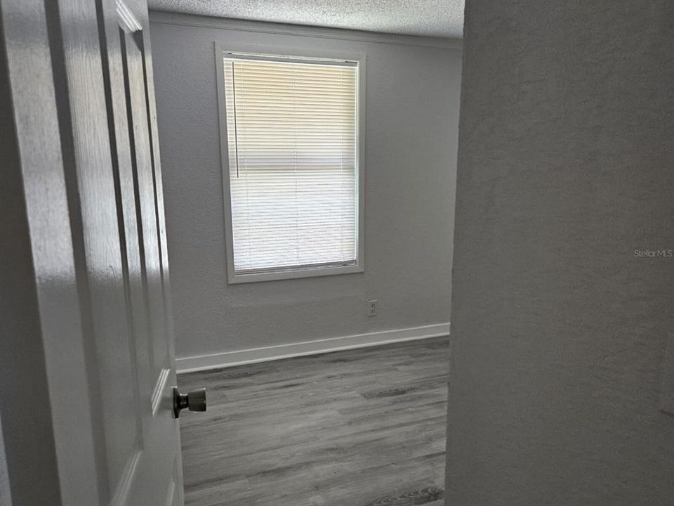 For Sale: $210,000 (2 beds, 1 baths, 864 Square Feet)