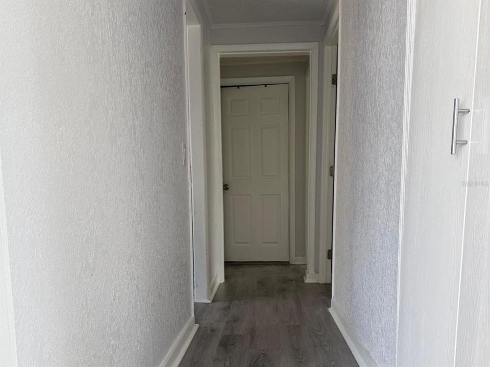 For Sale: $210,000 (2 beds, 1 baths, 864 Square Feet)