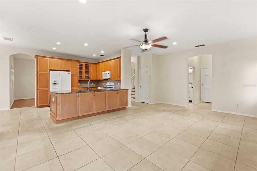 En Venta: $599,000 (4 camas, 2 baños, 2952 Pies cuadrados)