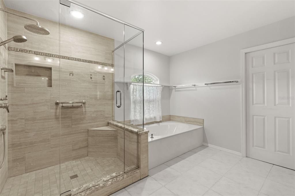 En Venta: $599,000 (4 camas, 2 baños, 2952 Pies cuadrados)