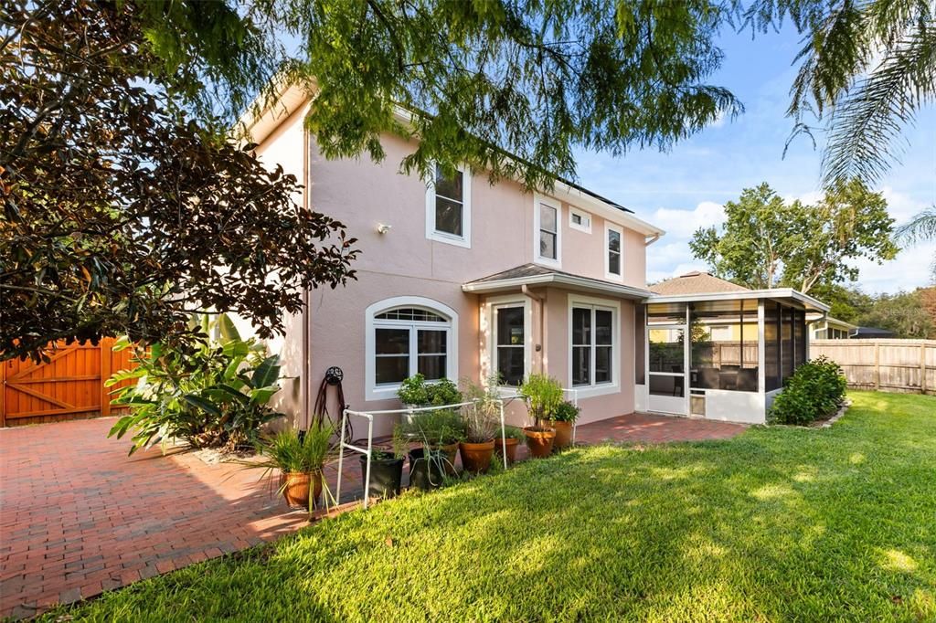 En Venta: $599,000 (4 camas, 2 baños, 2952 Pies cuadrados)