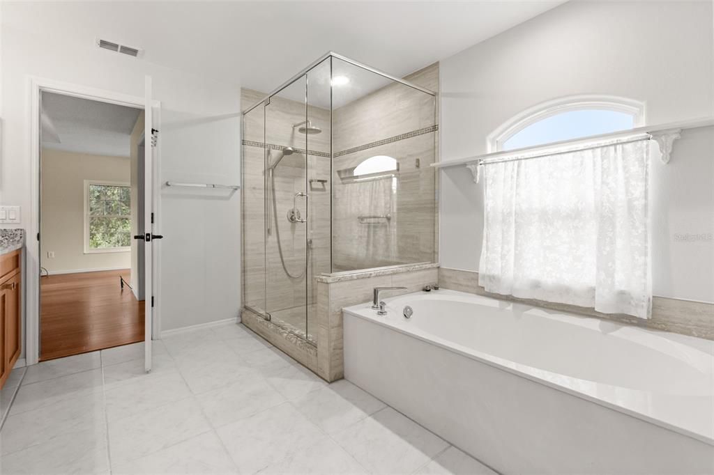 En Venta: $599,000 (4 camas, 2 baños, 2952 Pies cuadrados)