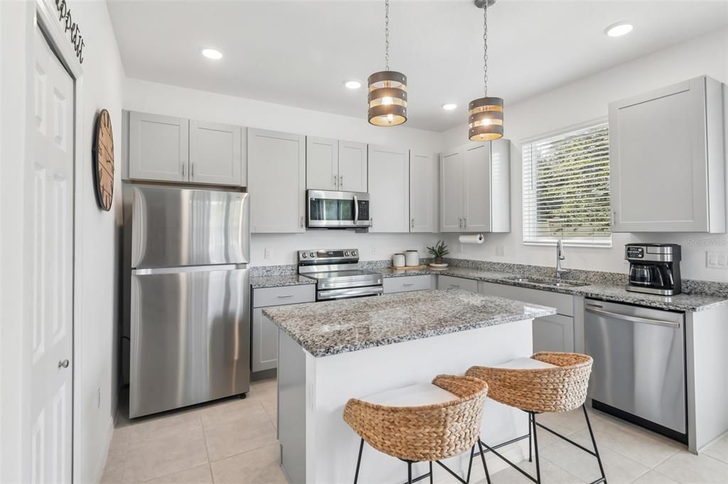 En Venta: $299,900 (3 camas, 2 baños, 1703 Pies cuadrados)