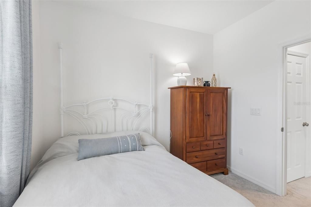 En Venta: $299,900 (3 camas, 2 baños, 1703 Pies cuadrados)
