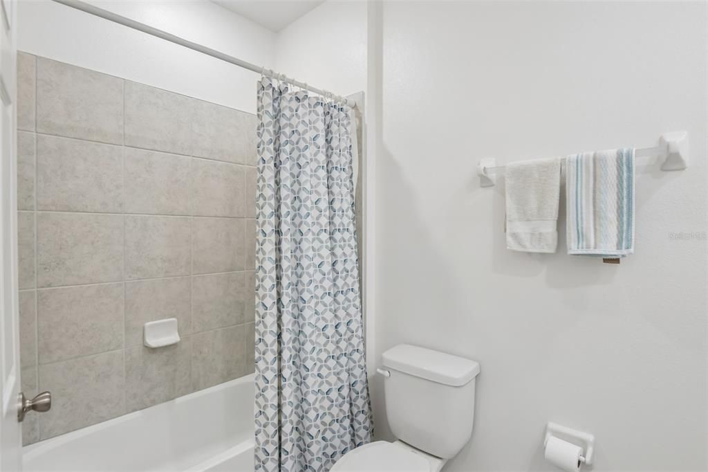 En Venta: $299,900 (3 camas, 2 baños, 1703 Pies cuadrados)