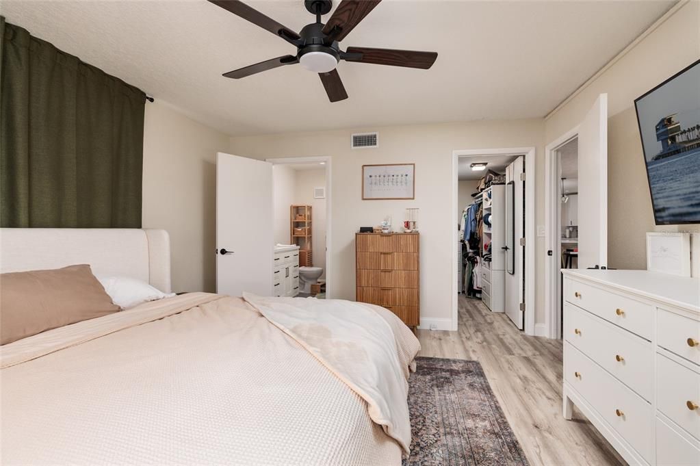 En Venta: $249,900 (2 camas, 2 baños, 1135 Pies cuadrados)