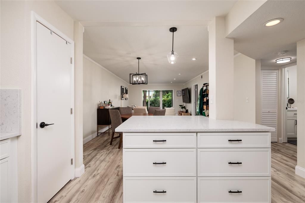 En Venta: $249,900 (2 camas, 2 baños, 1135 Pies cuadrados)