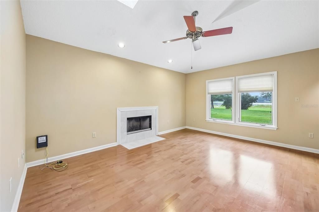 For Sale: $450,000 (4 beds, 3 baths, 2298 Square Feet)