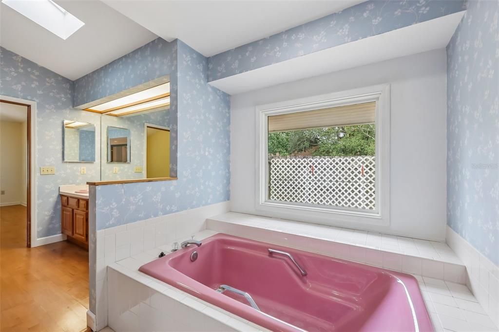 For Sale: $450,000 (4 beds, 3 baths, 2298 Square Feet)