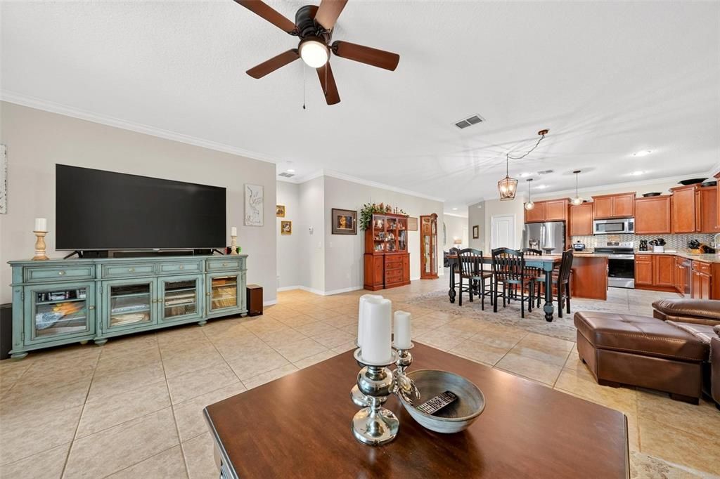 For Sale: $442,000 (4 beds, 2 baths, 2164 Square Feet)