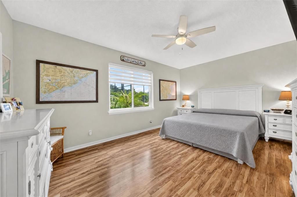 For Sale: $442,000 (4 beds, 2 baths, 2164 Square Feet)