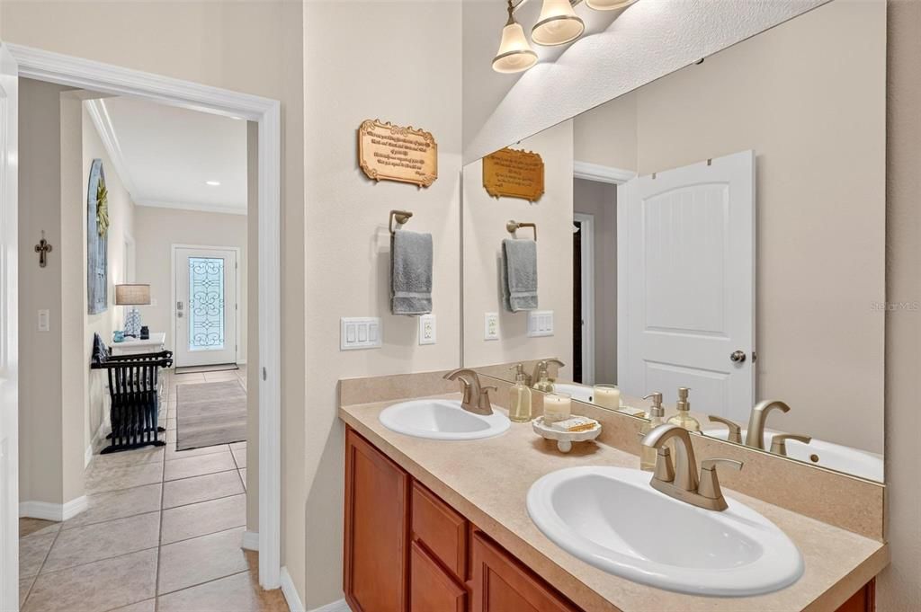 For Sale: $442,000 (4 beds, 2 baths, 2164 Square Feet)