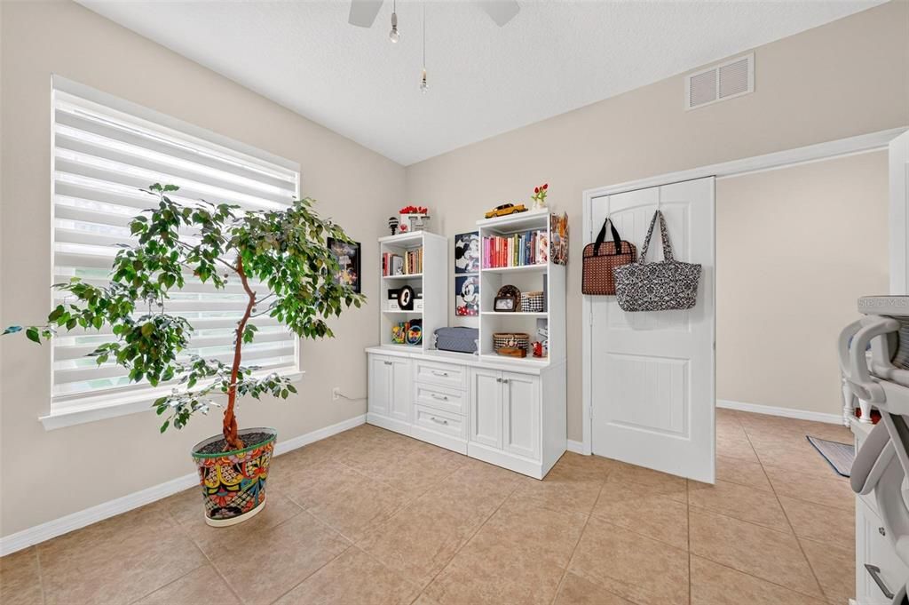 For Sale: $442,000 (4 beds, 2 baths, 2164 Square Feet)