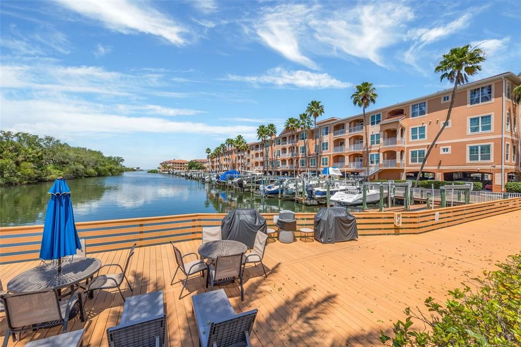 For Sale: $195,000 (1 beds, 1 baths, 780 Square Feet)