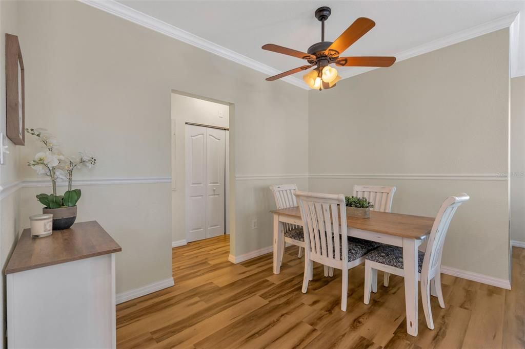 For Sale: $195,000 (1 beds, 1 baths, 780 Square Feet)