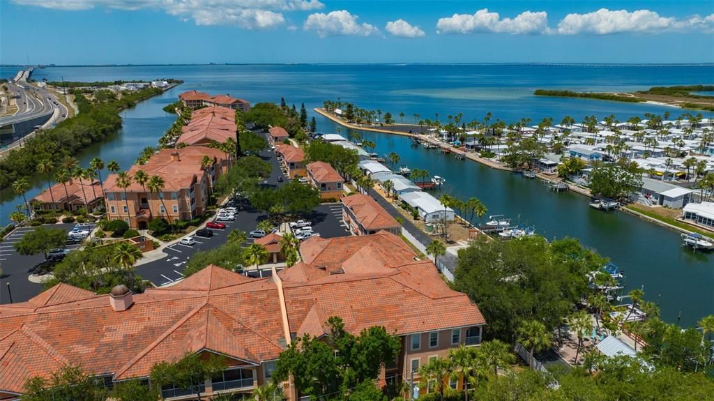 For Sale: $195,000 (1 beds, 1 baths, 780 Square Feet)