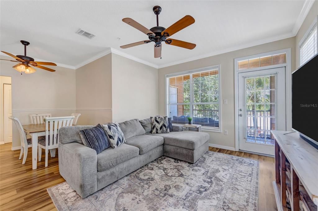 For Sale: $195,000 (1 beds, 1 baths, 780 Square Feet)