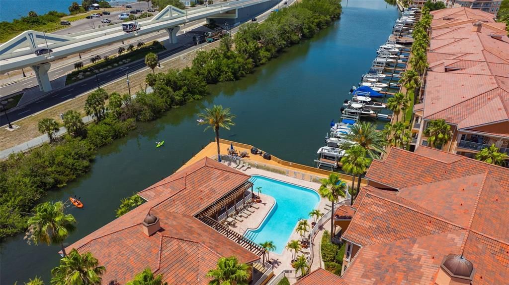 For Sale: $195,000 (1 beds, 1 baths, 780 Square Feet)