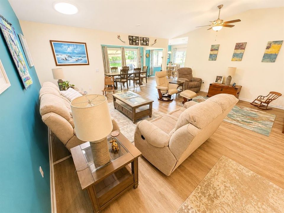 En Venta: $287,900 (2 camas, 2 baños, 1610 Pies cuadrados)