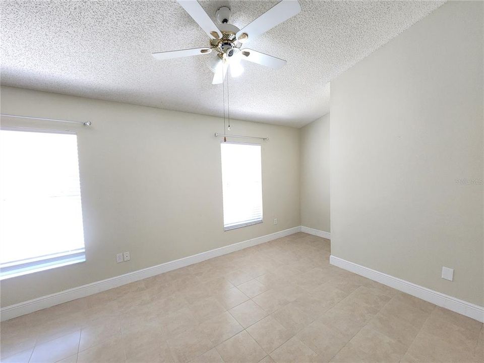 For Rent: $2,450 (3 beds, 2 baths, 1632 Square Feet)