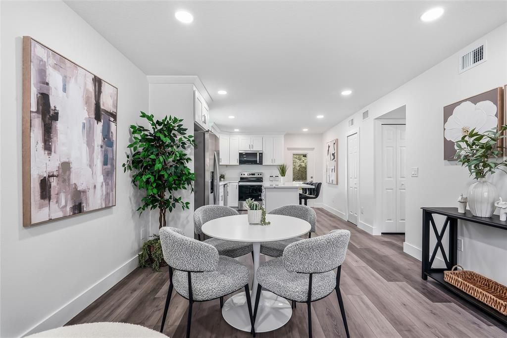 En Venta: $465,000 (4 camas, 2 baños, 1407 Pies cuadrados)