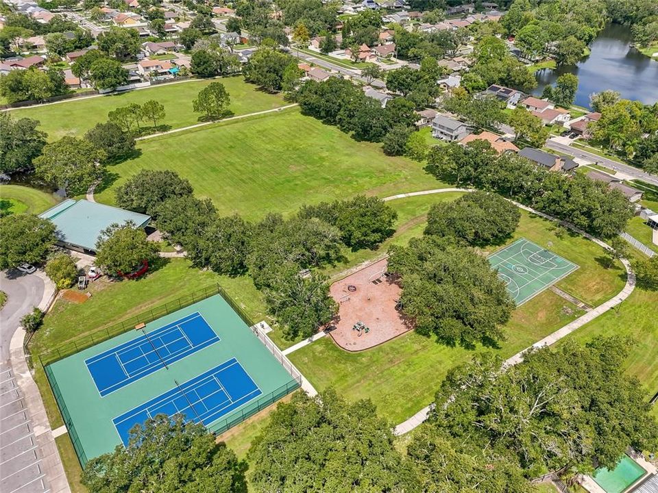 En Venta: $465,000 (4 camas, 2 baños, 1407 Pies cuadrados)