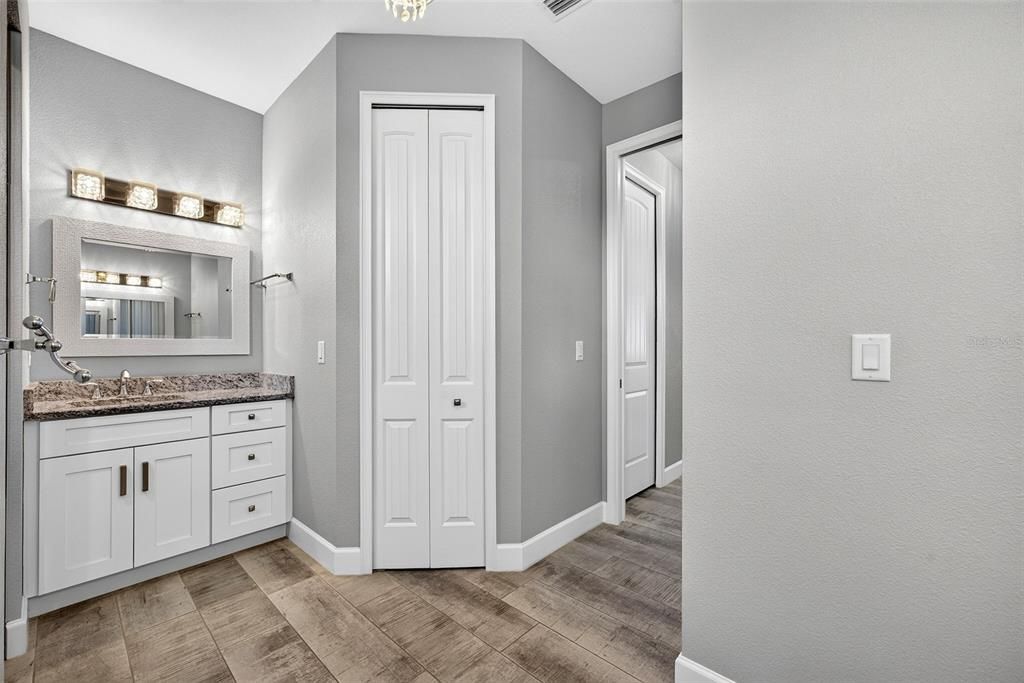 Active With Contract: $599,000 (3 beds, 2 baths, 2004 Square Feet)