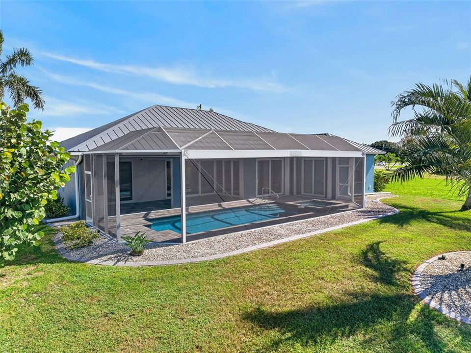 Active With Contract: $599,000 (3 beds, 2 baths, 2004 Square Feet)