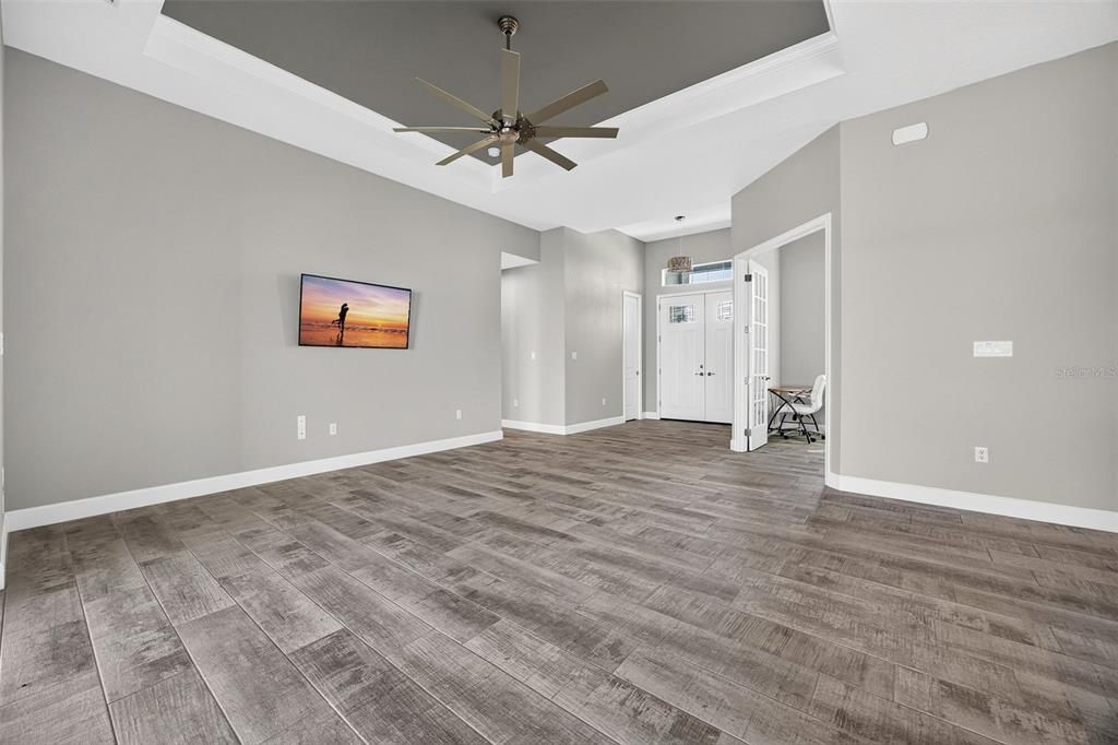 Active With Contract: $599,000 (3 beds, 2 baths, 2004 Square Feet)