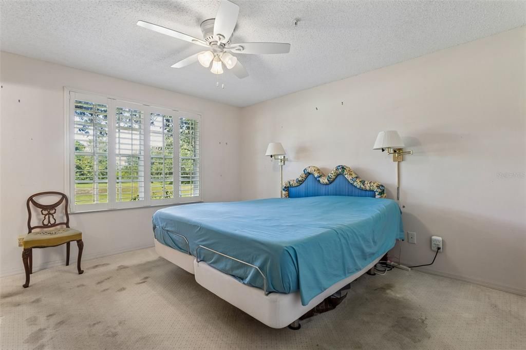 For Sale: $220,000 (3 beds, 2 baths, 1404 Square Feet)