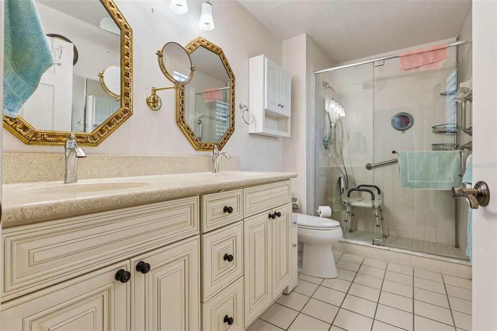 For Sale: $220,000 (3 beds, 2 baths, 1404 Square Feet)