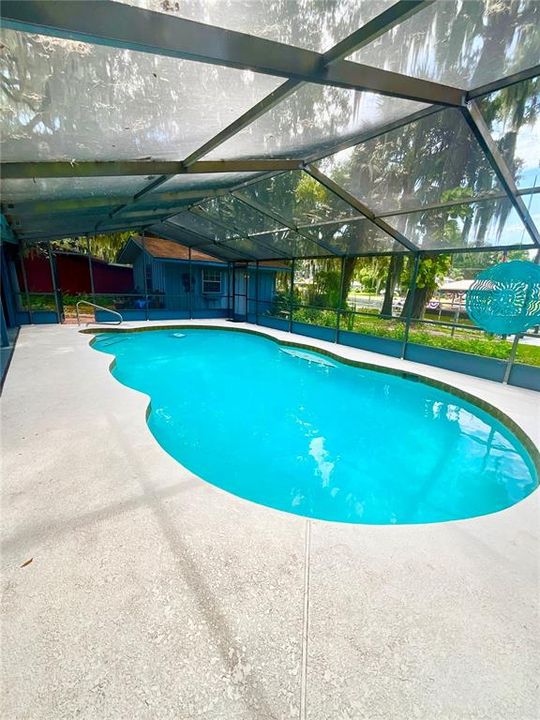 For Sale: $649,900 (3 beds, 2 baths, 2220 Square Feet)
