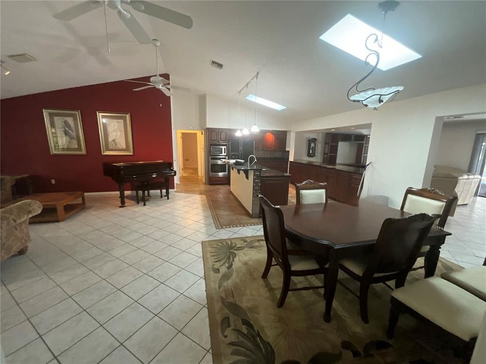 For Sale: $649,900 (3 beds, 2 baths, 2220 Square Feet)