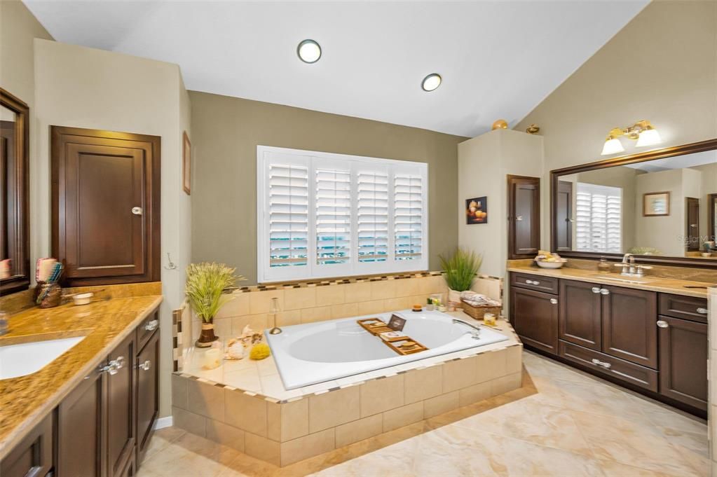 For Sale: $650,000 (4 beds, 3 baths, 2606 Square Feet)