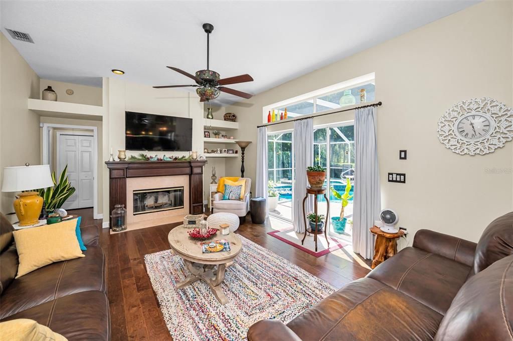 For Sale: $650,000 (4 beds, 3 baths, 2606 Square Feet)