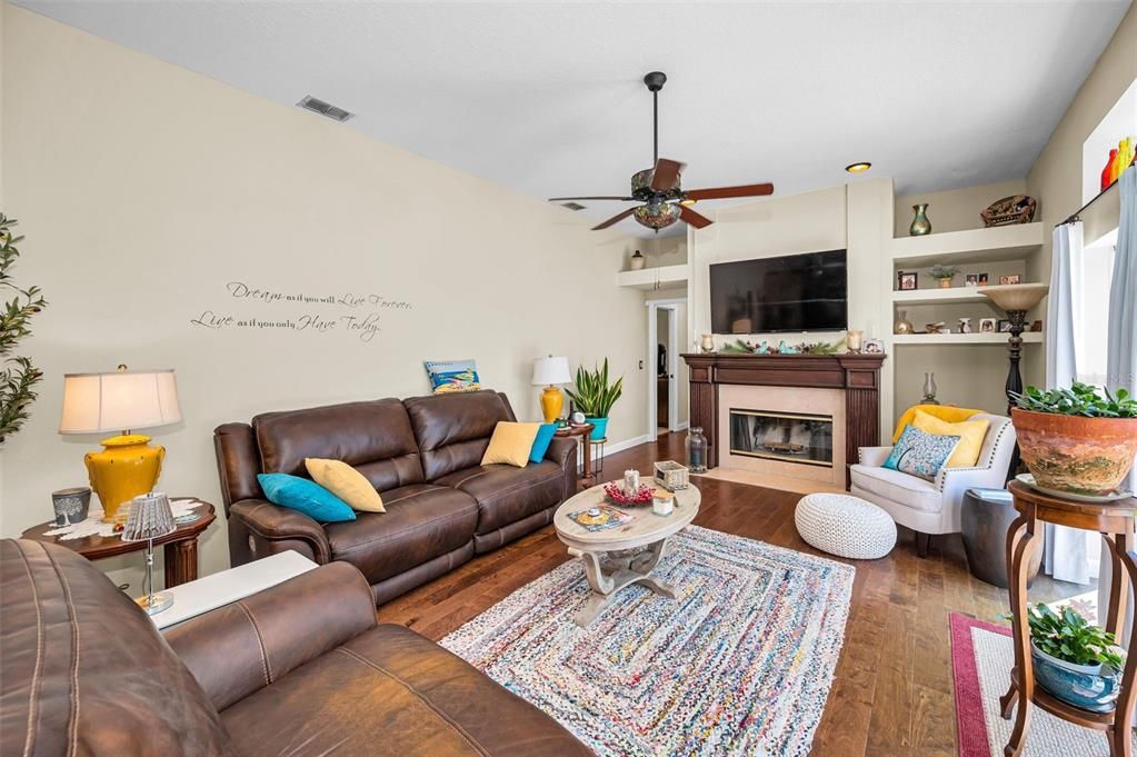 For Sale: $650,000 (4 beds, 3 baths, 2606 Square Feet)