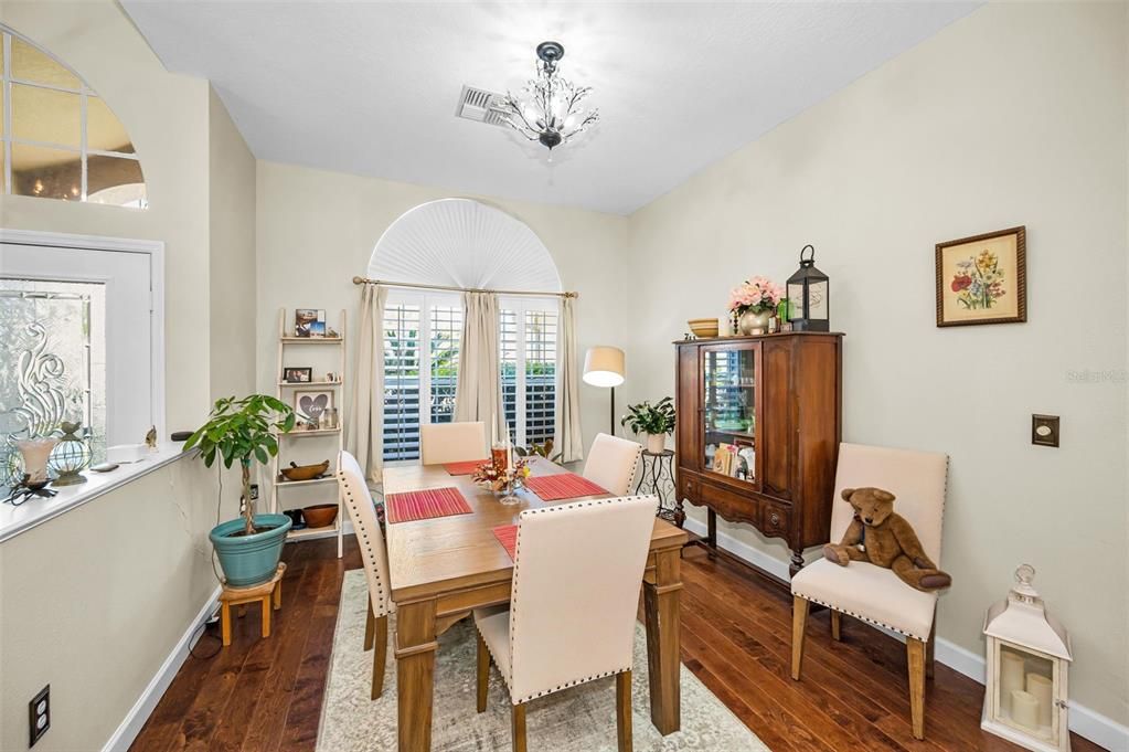 For Sale: $650,000 (4 beds, 3 baths, 2606 Square Feet)