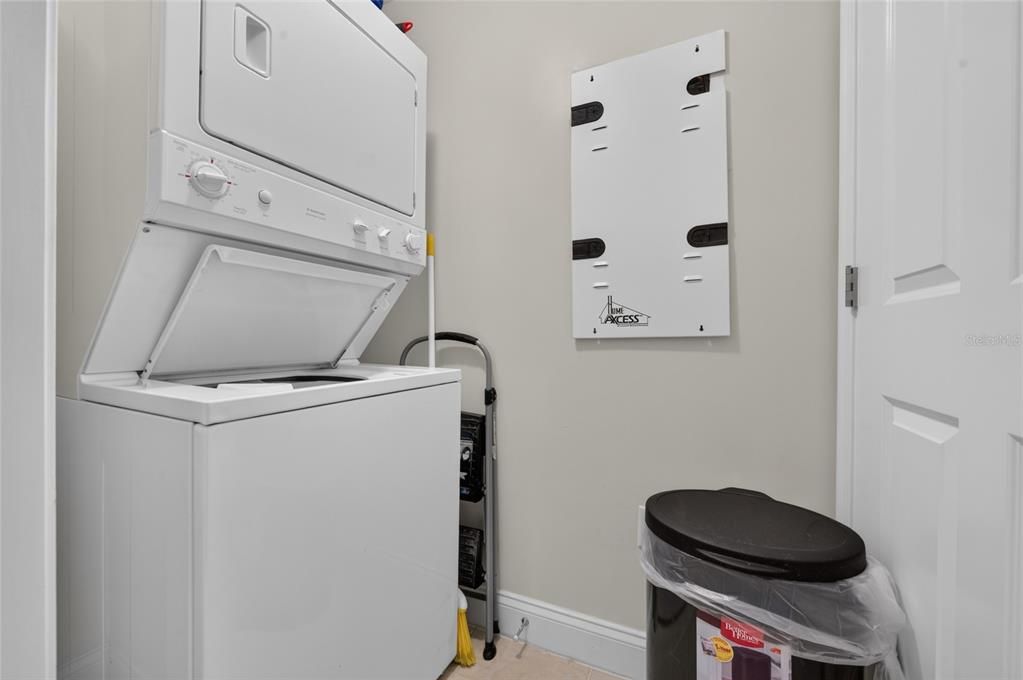 For Sale: $225,000 (2 beds, 2 baths, 1693 Square Feet)