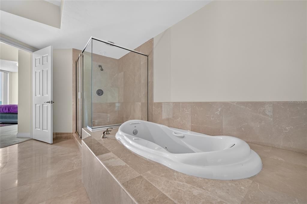 For Sale: $225,000 (2 beds, 2 baths, 1693 Square Feet)