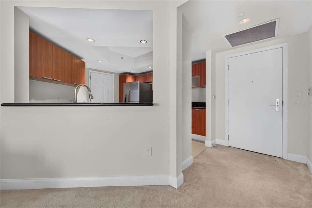For Sale: $225,000 (2 beds, 2 baths, 1693 Square Feet)