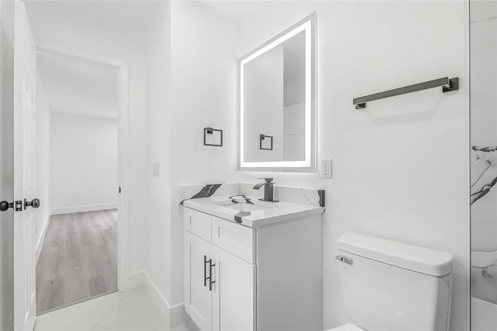 На продажу: $299,900 (4 спален, 2 ванн, 1428 Квадратных фут)