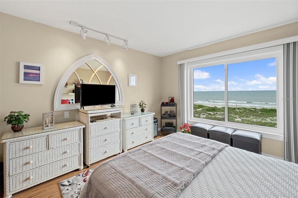 For Sale: $525,000 (2 beds, 2 baths, 1118 Square Feet)