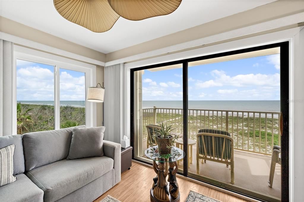 For Sale: $525,000 (2 beds, 2 baths, 1118 Square Feet)