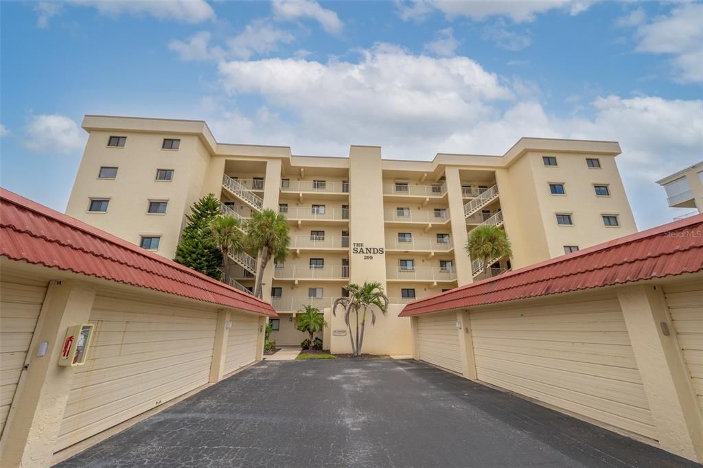 For Sale: $525,000 (2 beds, 2 baths, 1118 Square Feet)