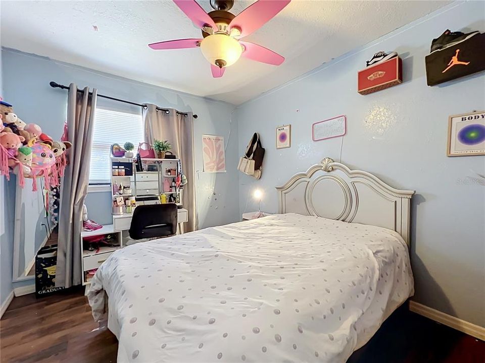 For Sale: $250,000 (3 beds, 1 baths, 1042 Square Feet)