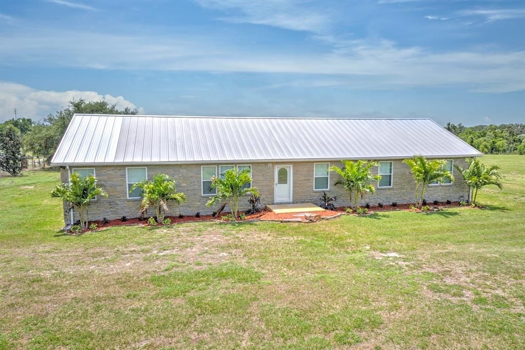 En Venta: $354,000 (4 camas, 2 baños, 2204 Pies cuadrados)