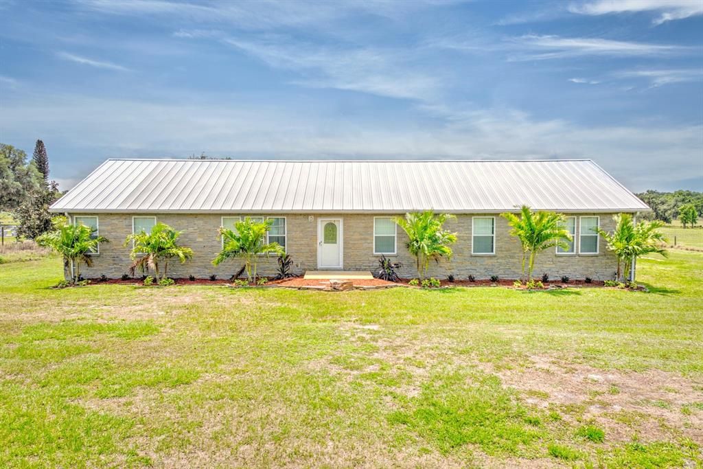 En Venta: $354,000 (4 camas, 2 baños, 2204 Pies cuadrados)