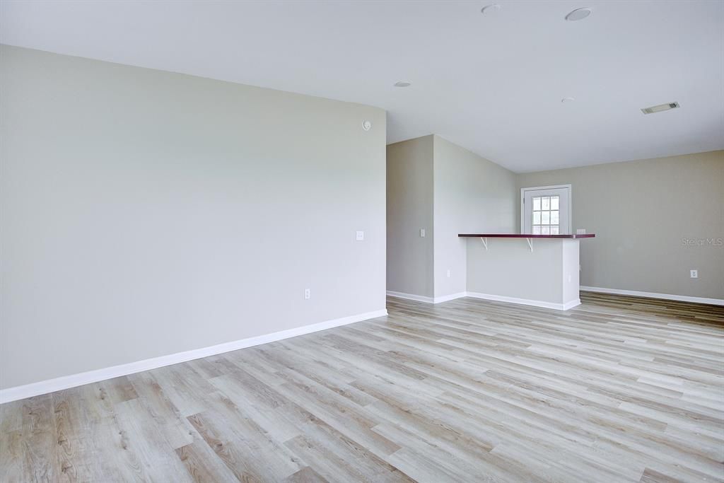 En Venta: $354,000 (4 camas, 2 baños, 2204 Pies cuadrados)